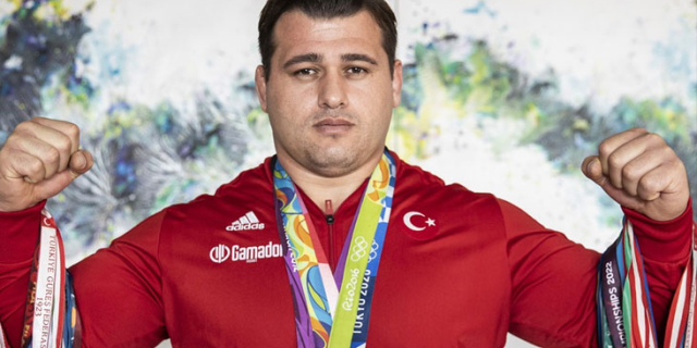 Rekoru egale etti! Rıza Kayaalp 12'nci kez Avrupa şampiyonu oldu
