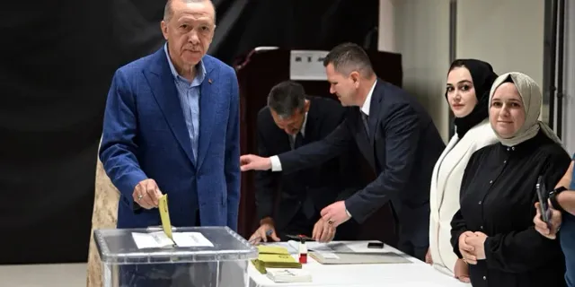Cumhurbaşkanı Erdoğan'ın sandığından kendisi önde çıktı