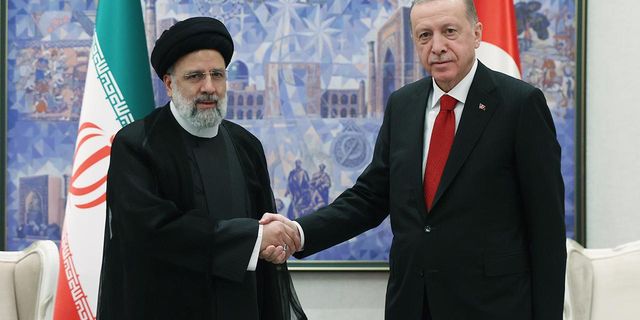 İran Cumhurbaşkanı Reisi'nden Cumhurbaşkanı Erdoğan'a tebrik telefonu