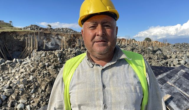 Van Depremini Yaşayan İşçiler Afet Konutlarının İnşasında Çalışıyor