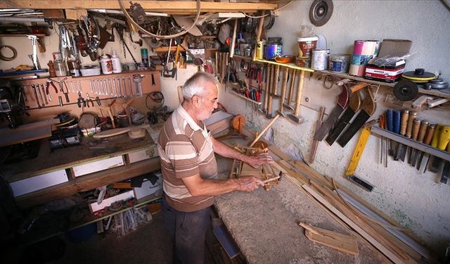 Kayseri'de marangoz ustası Anadolu kültürünü ahşap minyatürlerinde yaşatıyor