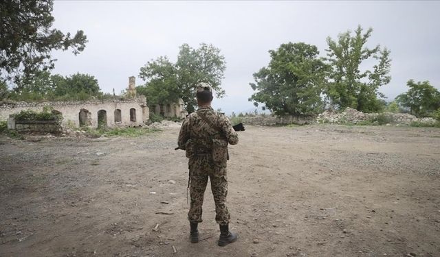 Karabağ'da mayın patlaması sonucu 2 Azerbaycan askeri şehit düştü