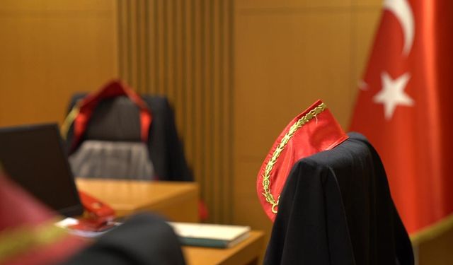 Osmaniye'de anne ile kızının elektrik akımına kapılarak ölmesiyle ilgili 9 sanık hakim karşısında