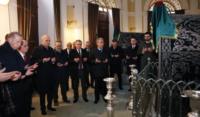 Cumhurbaşkanı Erdoğan, II. Abdülhamid'in türbesini ziyaret etti