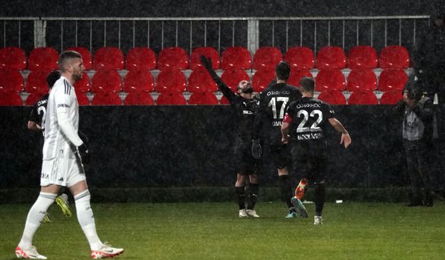 Pendikspor Beşiktaş'ı 4 golle geçti