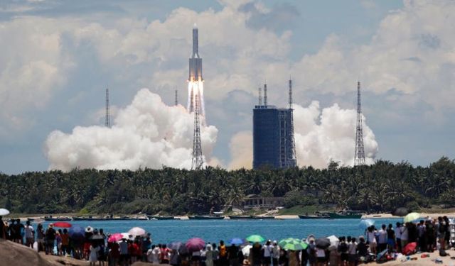 Çin, 2024'te uzaya 100 fırlatış planlıyor