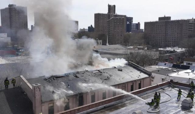 New York'ta Paskalya ayini sırasında kilisede yangın