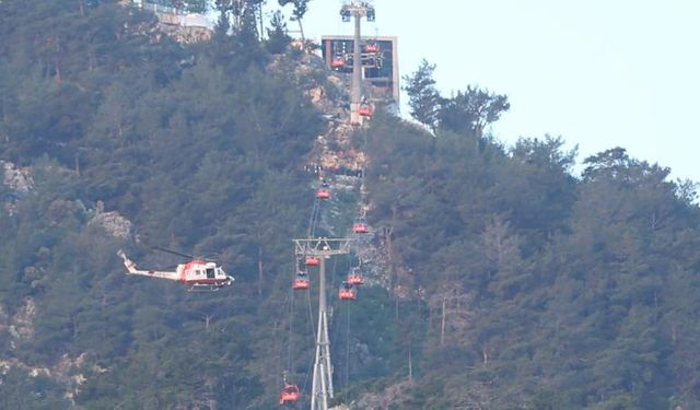 Antalya'da teleferikte mahsur kalan 128 kişi kurtarıldı