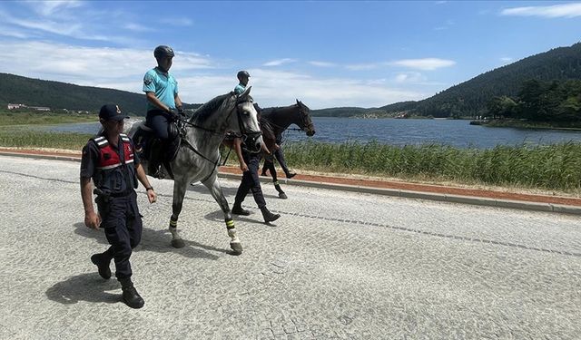 Abant'ta atlı jandarma timleri görevde