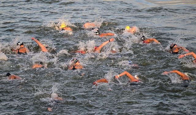 Olimpiyat Oyunları'nda maraton yüzme kadınlar 10 kilometre yarışında madalyalar sahibini buldu