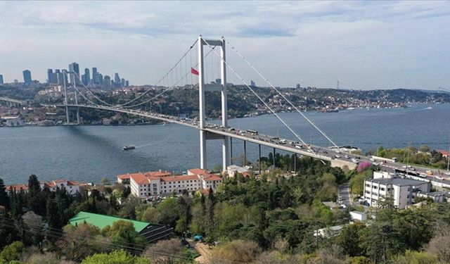 İstanbul Boğazı'nda gemi trafiği çift yönlü askıya alındı