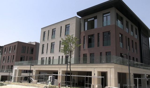 Valilik hizmet binası yeniden yükseliyor