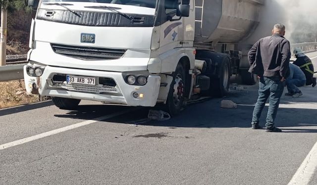 Adana'da tırın dorsesinde çıkan yangın söndürüldü