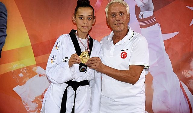Türkiye’nin gururu Emine, Dünya Tekvando Şampiyonu oldu!