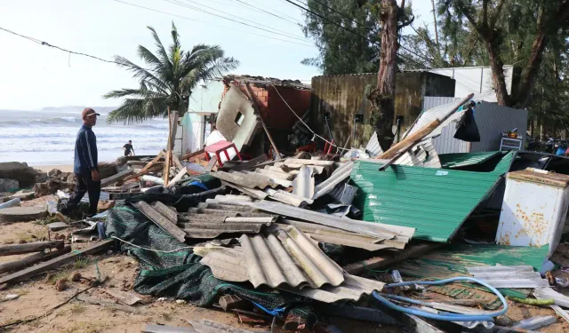 Filipinler'de etkili olan şiddetli tayfunda can kaybı 204