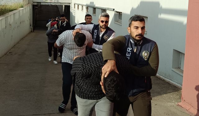 Adana merkezli dolandırıcılık operasyonunda yakalanan 35 zanlıdan 24'ü tutuklandı