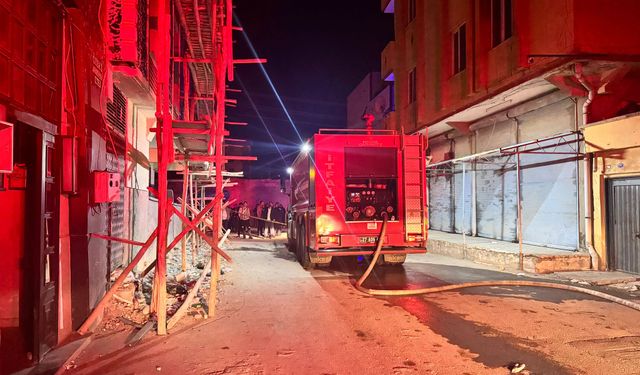 Gaziantep'te 4 katlı rezidansta çıkan yangın kontrol altına alındı