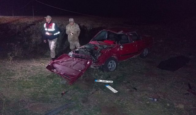Şanlıurfa'da şarampole devrilen otomobilin sürücüsü öldü