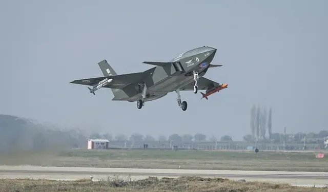 Türkiye’nin KIZILELMA’sı dünya basınında manşetleri salladı!