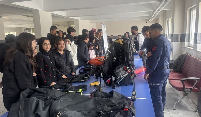 Fatih Anadolu Lisesi’nde Sahil Güvenlikten Kariyer Günleri Etkinliği