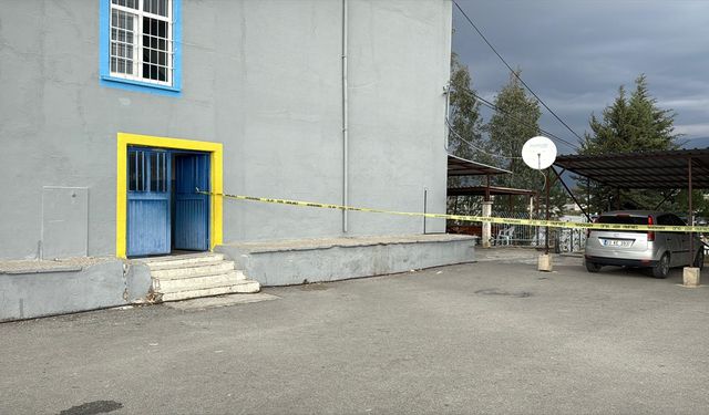 Mersin'de ortaokul öğrencisi okul müdürüne tüfekle ateş etti