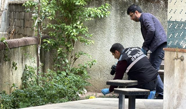 Antalya'da bir kişi yeğenini öldürüp, iki kişiyi yaraladı