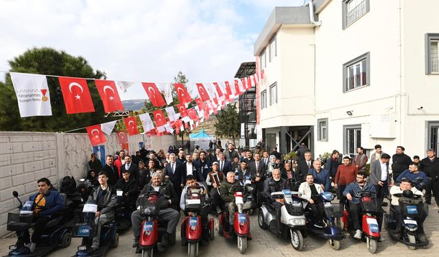 Kahramanmaraş’ta özel gereksinimli bireylere akülü sandalye desteği