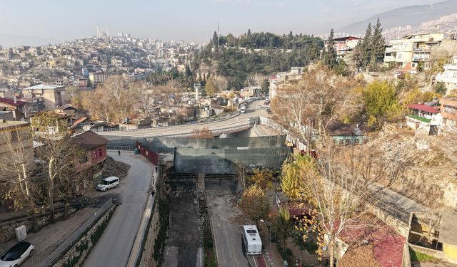 Kanlıdere Köprüsünde deprem sonrası restorasyon sürüyor