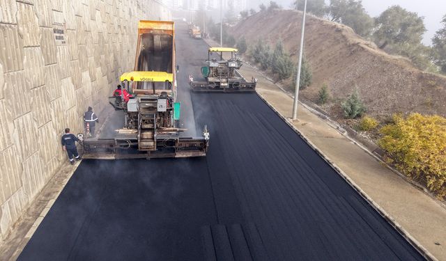 Sümbüllü Cddesi'nde son çalışmalar yapılıyor