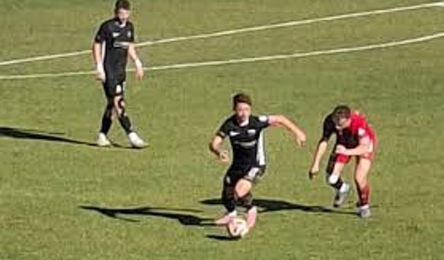 Beyin tümörünü yenen Mehmet Emin sahada golüyle alkış aldı!