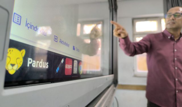 Okullarda yerli ve milli yazılım atağı: "Pardus"