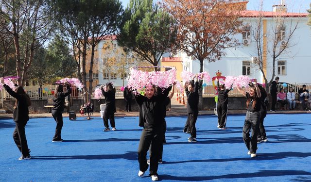 125. Yıl Özel Eğitim Meslek Okulunda "3 Aralık Dünya Engelliler Günü" Programı
