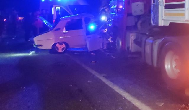 Kahramanmaraş'ta otomobil ile tır çarpıştı: 2 kişi hayatını kaybetti