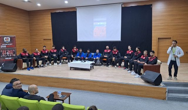Onikişubat Belediyespor’un voleybolcuları öğrencilerle buluştu