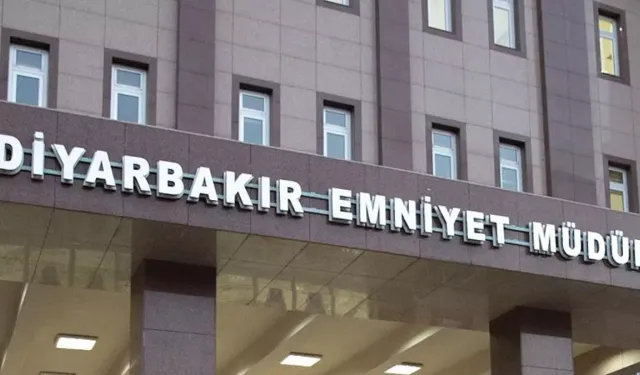 Diyarbakır'da emniyetin önüne el yapımı patlayıcı atan 2 şüpheli aranıyor