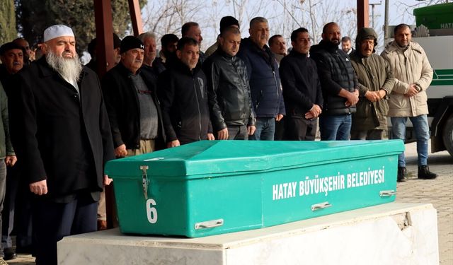 Hem anne hem babalarını kaybeden siyam ikizlerini ölüm ayırdı