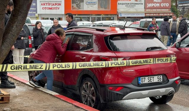 Antalya'da bir kişi aracında ölü bulundu