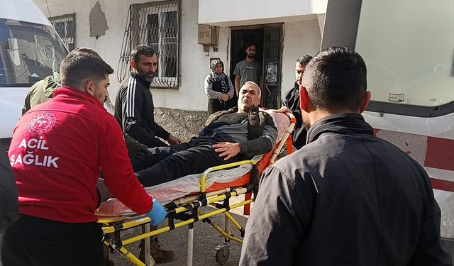 Adana'da bir kişi sokakta tartıştığı dayısını silahla yaraladı