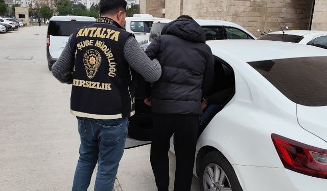 Antalya'da asayiş olaylarında yakalanan 2 bin 991 şüpheliden 502'si tutuklandı