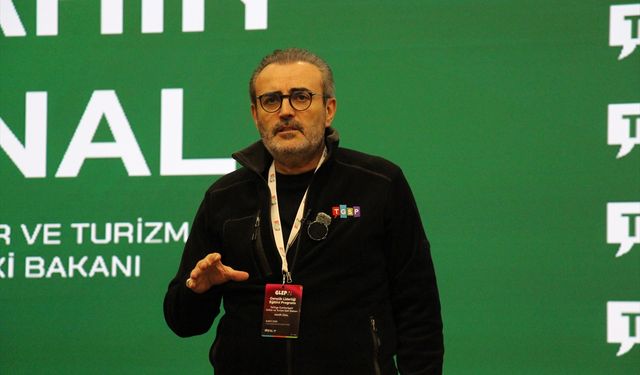 Mahir Ünal, "TGSP Gençlik Liderliği Eğitim Programı"nda Gençlerle Buluştu