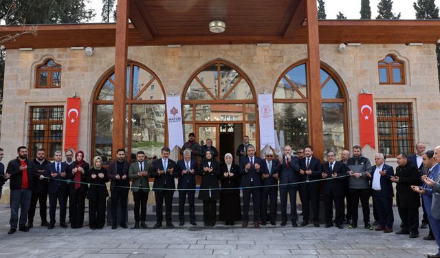 Depremlerin Ardından Restorasyonu Tamamlanan 5 Camii Daha İbadete Açıldı