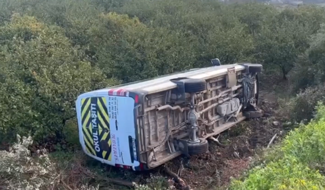 Hatay'da öğrenci servisi devrildi, 9 kişi yaralandı!