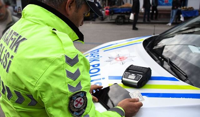 Adana'daki trafik denetimlerinde iki sürücüye 664 bin 500 lira ceza kesildi