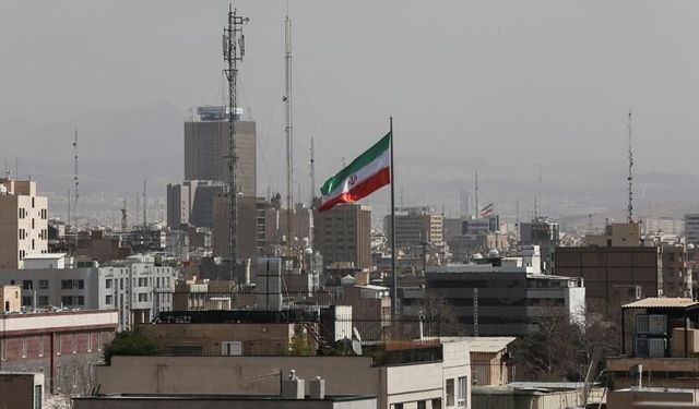 İran’da Okula Saldırı: Minab’da Kız Öğrenciler Hayatını Kaybetti, Tahran İçin Tahliye Uyarısı