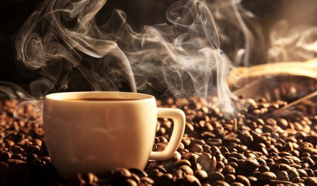 İftar sofralarının ardından geleneksel kahve keyfi de yeniden canlandı