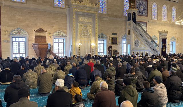 Kahramanmaraş’ta 6 Şubat Deprem Şehitleri Camilerde Dualarla Anıldı