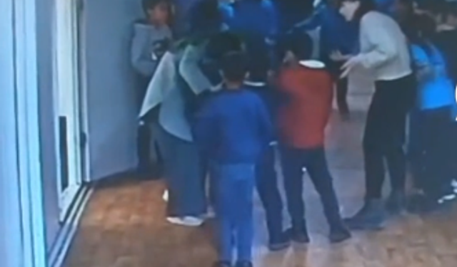 Hatay'da boğazına yiyecek kaçan öğrenci Heimlich manevrasıyla kurtarıldı