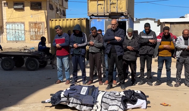 İsrail'in Gazze'ye yönelik saldırılarında Filistinli kadın gazeteci hayatını kaybetti