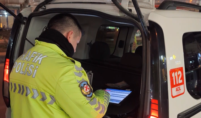 Kütahya'da otomobiliyle drift yapan sürücüye 140 bin lira ceza kesildi