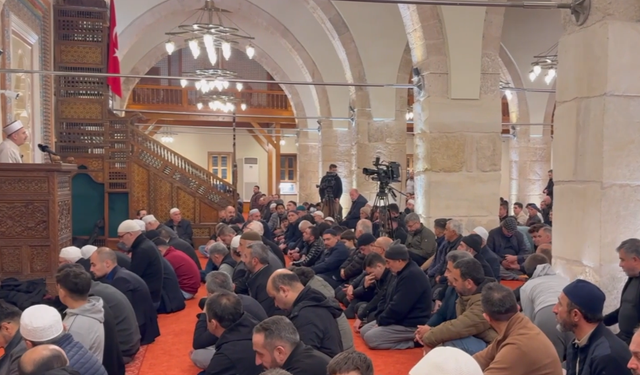 Kahramanmaraş'ta Kadir Gecesi dualarla idrak edildi